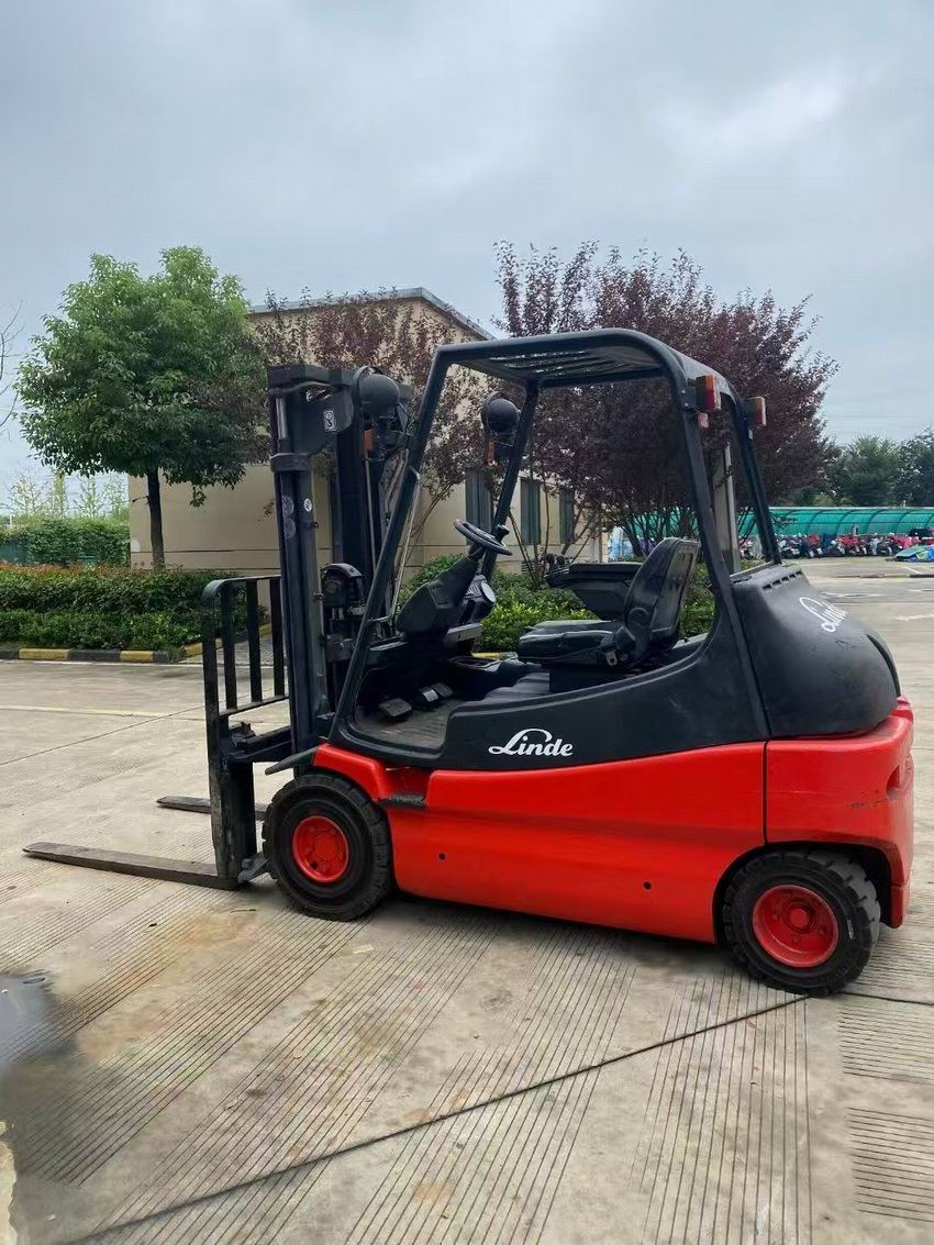 林德电动叉车