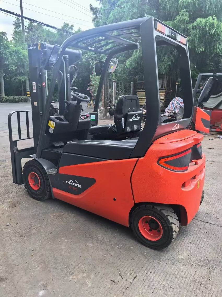 林德电动叉车