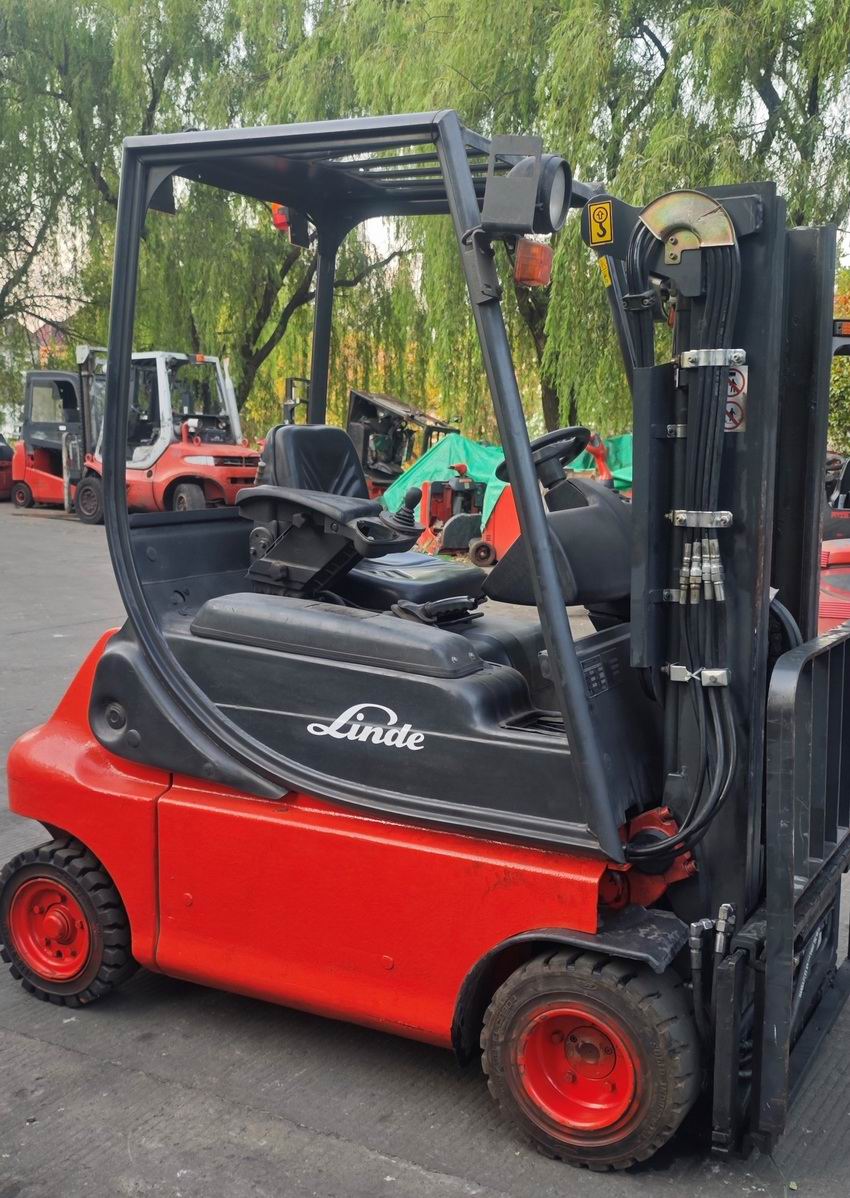 林德电动叉车